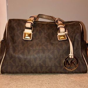 Michael Kors Grayson signature print medium bag